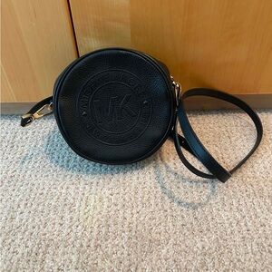 New Michael Kors Black Round Logo Crossbody